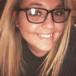 Meet your Posher, Lena